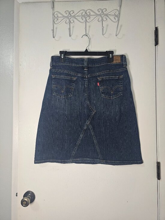 Levis Vintage Y2K Year 0407 Dark Wash Denim Midi Skirt - Size 8 - Picture 3 of 6